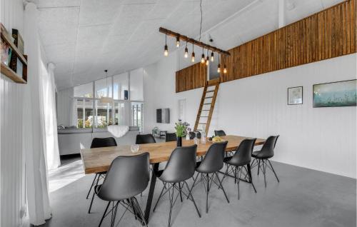 Snogebaek House | Lovely Home In Nexø With Sauna