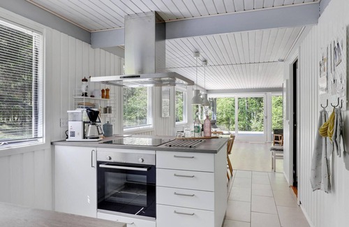 Dueodde House | Lovely home in Nexø with kitchen