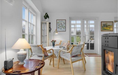 Olsted House | Lovely Home In Ølsted With Kitchen