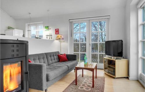 Olsted House | Lovely Home In Ølsted With Kitchen