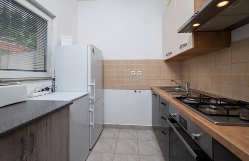 Peroj House | Lovely home in Peroj with WiFi