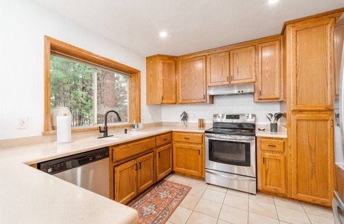 Placerville House | Lovely Home in Pollock Pines with Hot Tub