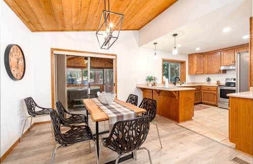 Placerville House | Lovely Home in Pollock Pines with Hot Tub