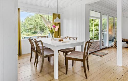 Rageleje House | Lovely Home In Vejby With Kitchen
