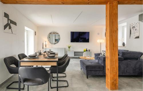 Prkacini House | Lovely Home In Vidulini With Kitchen