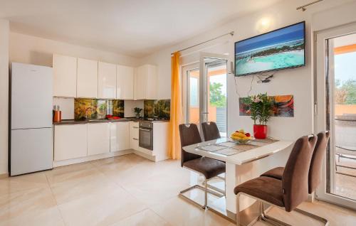 Barbariga House | Lovely Home In Vodnjan With Wifi