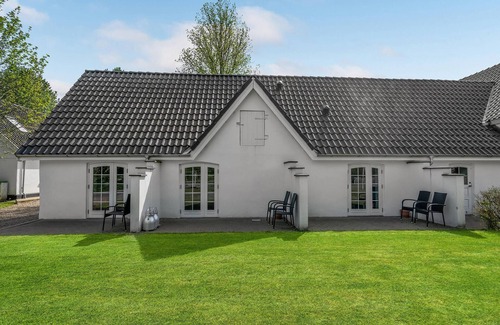 Vorbasse House | Lovely home in Vorbasse with kitchen