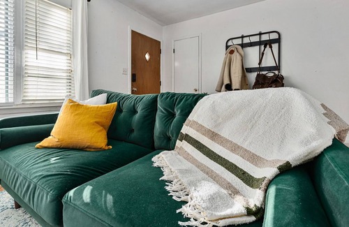 South Kansas City House | Lovely Home w/Office, Exercise room and Patio