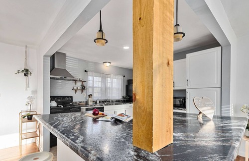 South Kansas City House | Lovely Home w/Office, Exercise room and Patio