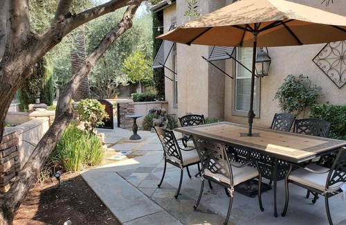 Raisin House | Lovely home w/pool, spa, outdoor grill and more!