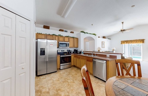 Lindfields House | Lovely home with a private pool, grill, washer/dryer, & AC - snowbird friendly