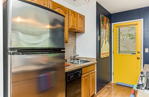 Alyeska House | Lovely home with fireplace & full kitchen - steps from the slopes