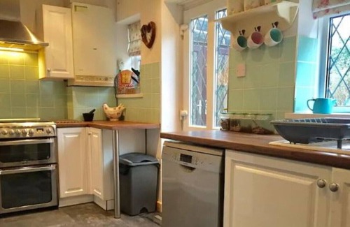 Leeds House | Lovely house in Leeds with gardens