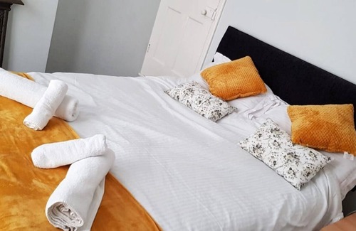 Gedling House | Lovely House with free Parking wifi