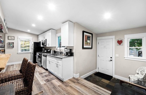 Julian House | Lovely Julian Home | Historic, Modern Perks