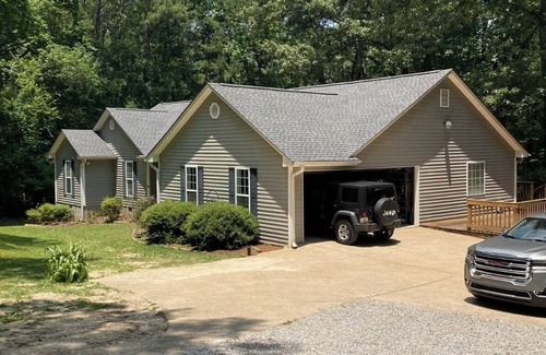 Chambers County House | Lovely Lake Home Close to Callaway Gardens & Auburn