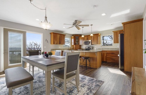 Blue Eye House | Lovely Lake Home with Stunning Views-Your perfect Table Rock Lake Getaway Awaits