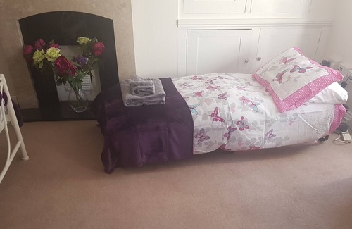 Royal Tunbridge Wells Apartment | Lovely Large Garden Flat