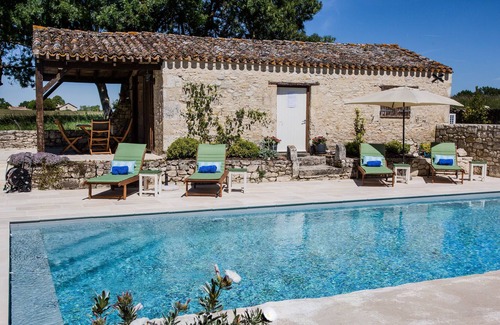 Loubezs-Bernac House | Lovely Large Longère Farmhouse in the Aquitaine with Salt Water Pool