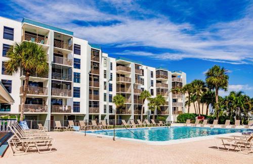 Marco Island Apartment | Lovely Marco Island Condo with Private Bay View