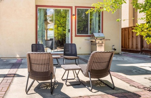 Milpitas House | Lovely Milpitas 4BR w/Backyard, nr Mall & Groceries, by Blueground