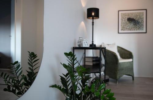 Hliðar Apartment | Lovely modern 1-bedroom apartment, free parking