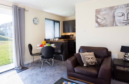 Trearddur Bay Apartment | Lovely Modern 2 Bedroom Apartment