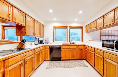 Crescent City House | Lovely oceanfront oasis with panoramic views, patio, & games - near beach & golf