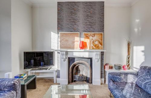 Northcote Apartment | Lovely place, perfect for family and business travellers ideally located between the commons