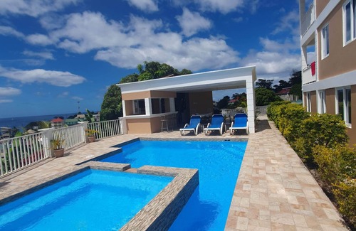 Newtown Apartment | Lovely pool side 1 bedroom Apartment just 2 mins from Roseau
