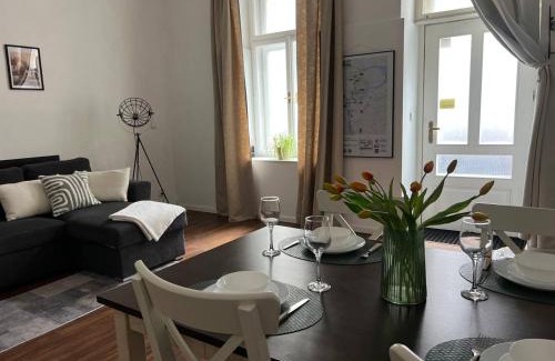 Bubenec Apartment | Lovely Prague Havanska - with Free Parking