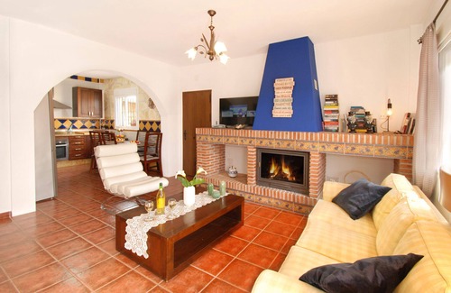 Comares Villa | Lovely private family villa with pool.
