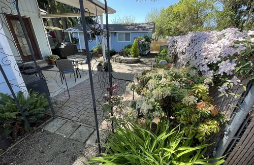 Bethel-Danebo Apartment | Lovely private guest suite w/hot tub/grill/kitchenette