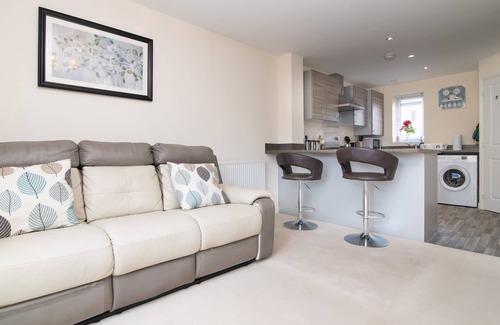Wolverhampton House | Lovely quiet two bedroom house with driveway parking.