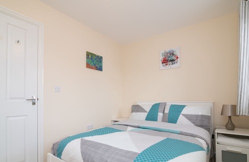 Wolverhampton House | Lovely quiet two bedroom house with driveway parking.