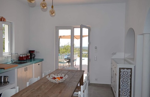 Brotual Villa | Lovely restored algarve style villa, panoramic sea views, fabulous infinity pool