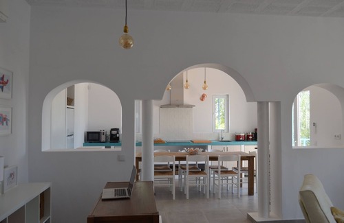 Brotual Villa | Lovely restored algarve style villa, panoramic sea views, fabulous infinity pool