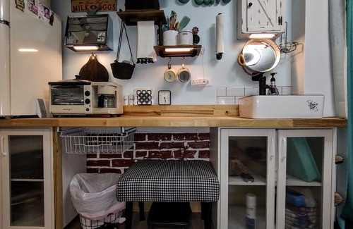 Savannah Apartment | Lovely retro island studio