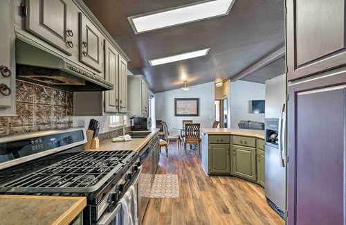Ruidoso Cottage | Lovely Ruidoso Cabin w/Deck - 14 Mi to Ski Apache