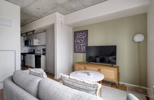 Belltown Apartment | Lovely South Lake Union Studio w/Gym & Storage, nr parks, by Blueground