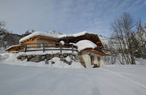 Hinterthal Apartment | Lovely spacious apartment in wooded area