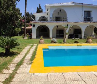 Ad-Dukhaylah Villa | Lovely spacious five bedroom villa with a pool