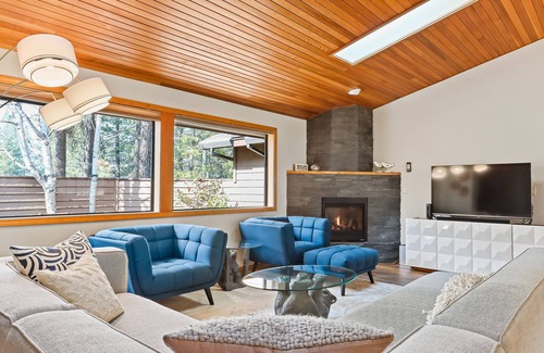 Deer Park House | Lovely, spacious home with SHARC access, bikes, grill, central AC & deck