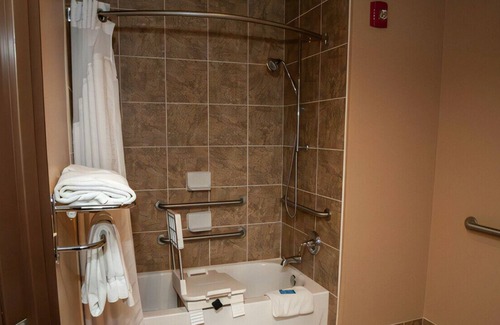 Tucson House | Lovely, Spacious Room w/ Modern Comforts & Pool