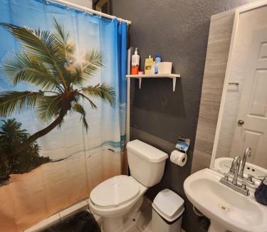 Almacen Apartment | Lovely studio apartment with balcony AC & wi-fi, minutes from downtown!