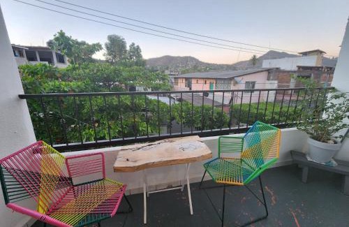 Almacen Apartment | Lovely studio apartment with balcony AC & wi-fi, minutes from downtown!