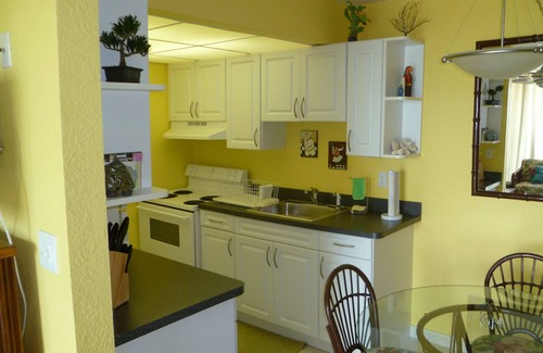 Williams Town Condo | Lovely Studio Apartment on the South shore of Grand Bahama Island at Coral Beach