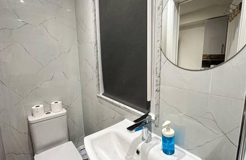 Ealing Apartment | Lovely Studio Ealing