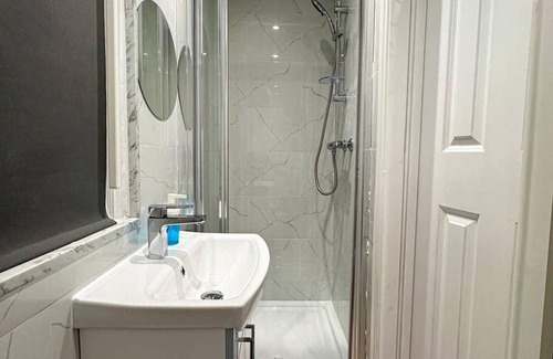 Ealing Apartment | Lovely Studio Ealing