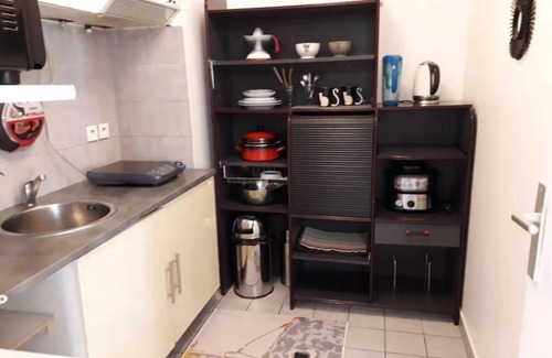 Levallois-Perret Apartment | Lovely Studio near Paris, 15 mins to city center Opéra